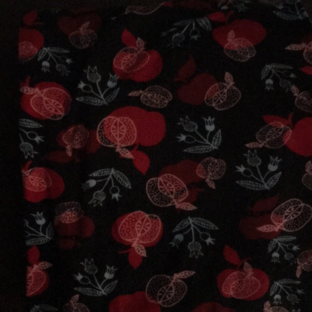 Apple leggings
